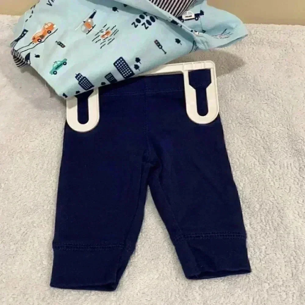 Carter’s Newborn set